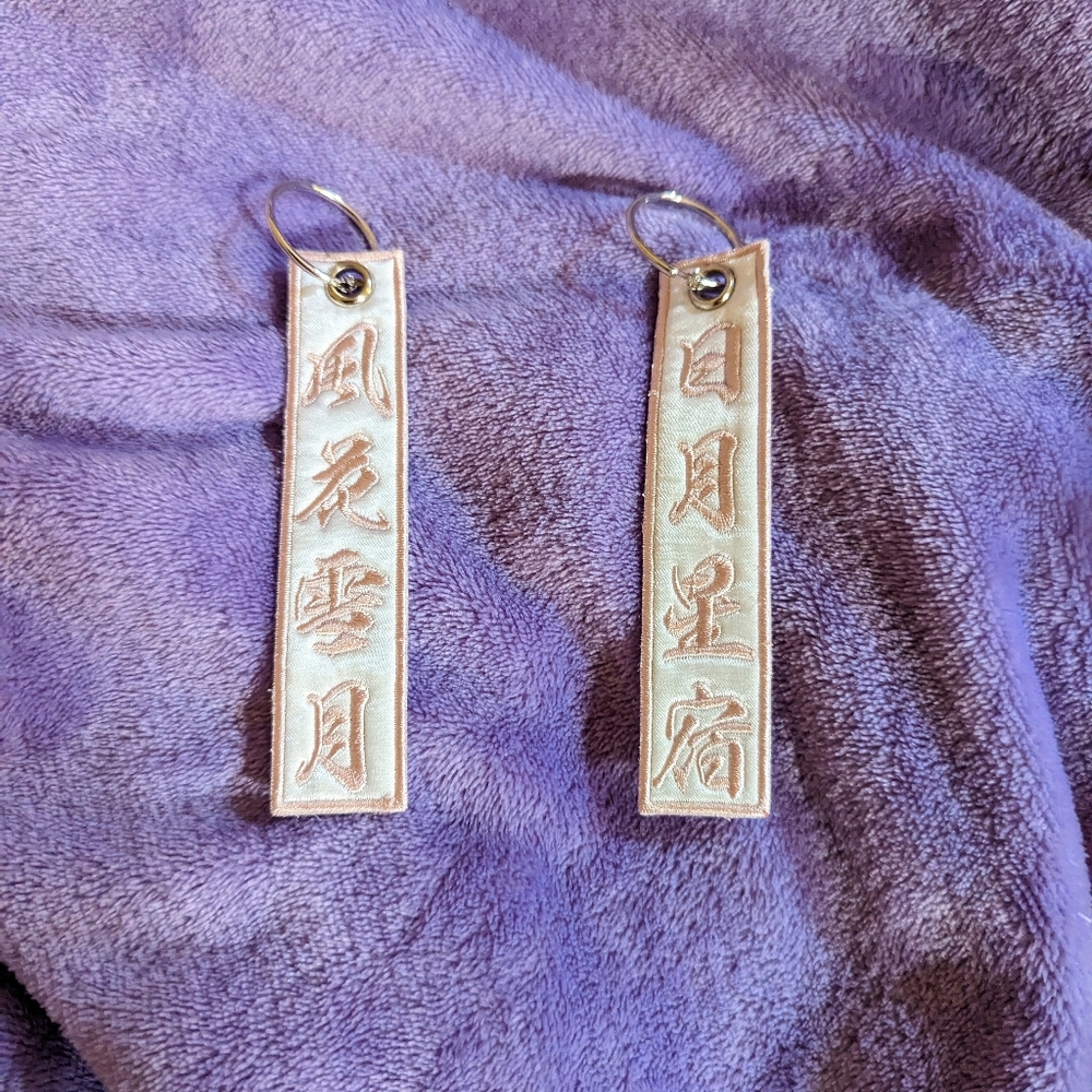 Women's earrings